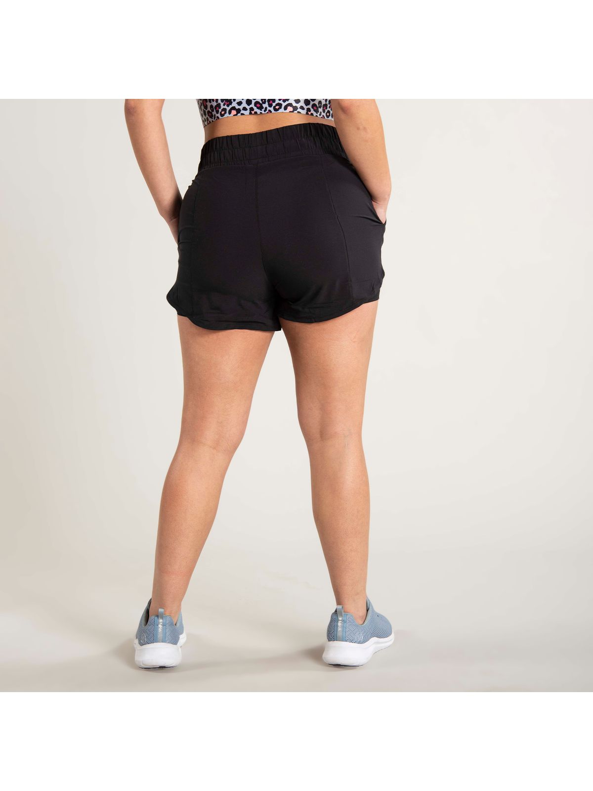 Short W/inn Leg Lara