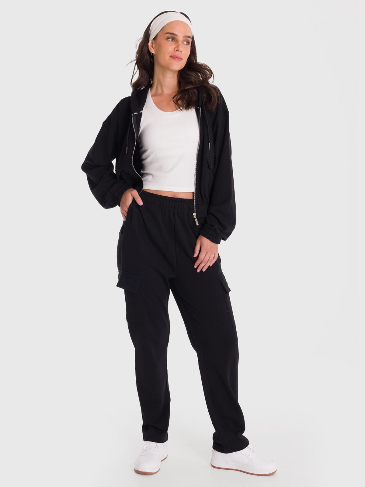 Polerón Mujer Hoodie Zip Cargo Negro Bsoul