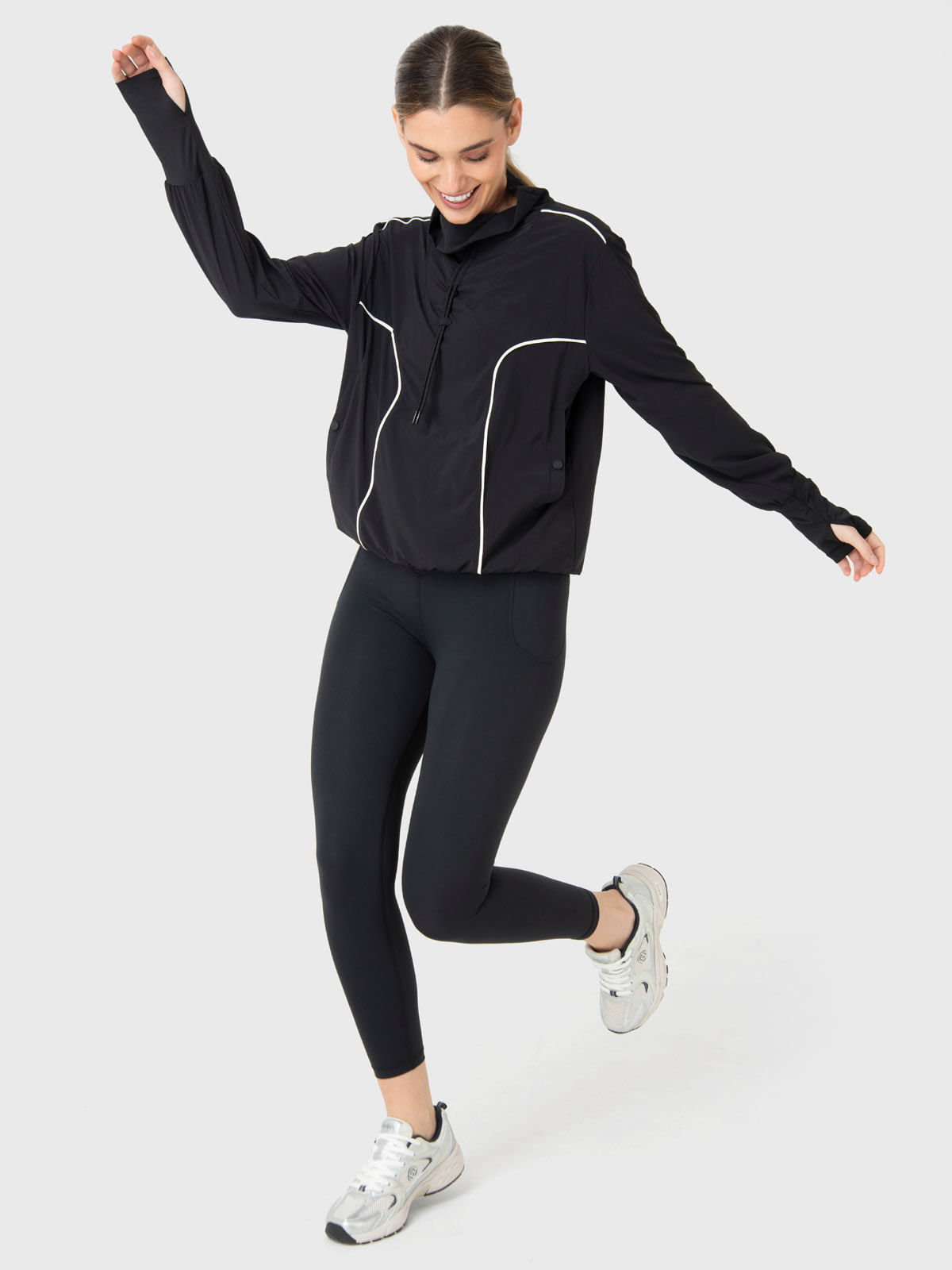 Cortaviento Mujer Wind Jacket Negro Bsoul